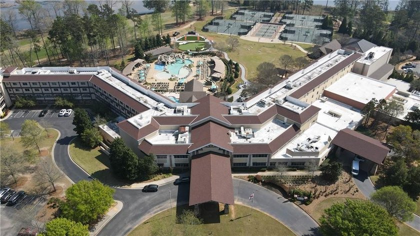 Perfectly positioned along the Grand National golf course in - photo 13