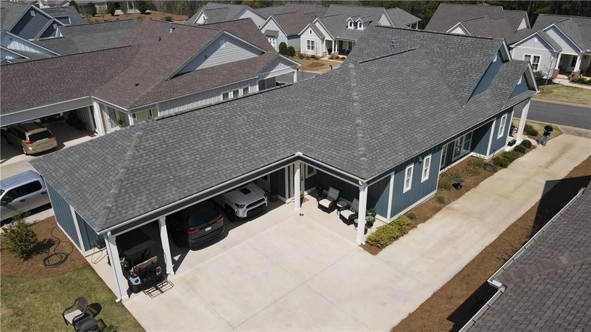 Perfectly positioned along the Grand National golf course in - photo 20