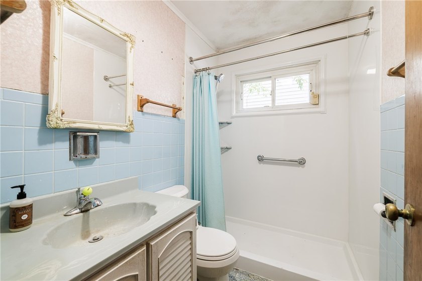 NESTLED IN ROCHESTER'S MAPLEWOOD HISTORIC DISTRICT, THIS - photo 10