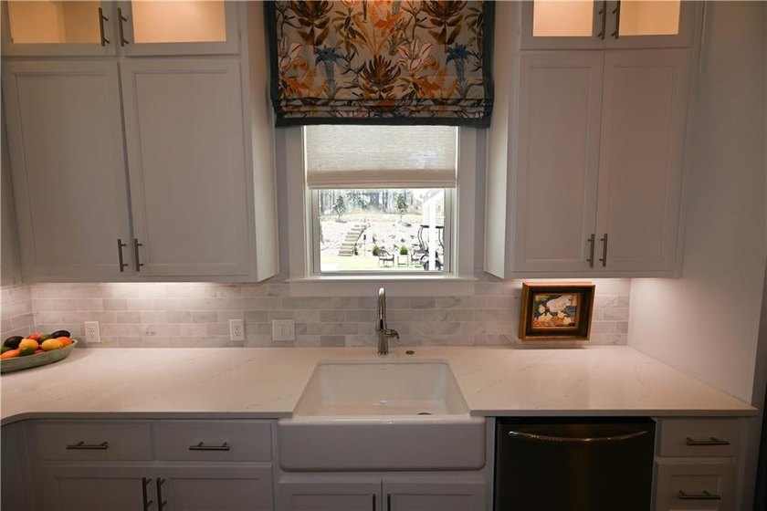 Perfectly positioned along the Grand National golf course in - photo 31
