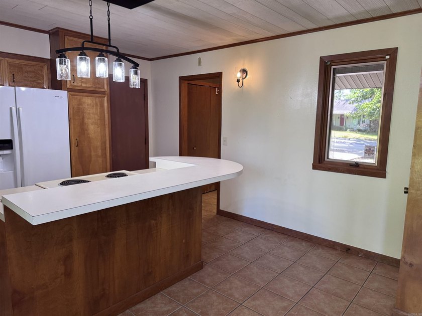 Wonderful 4BR/2BA home in a great neighborhood with a partial - photo 15