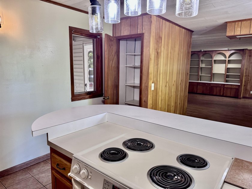 Wonderful 4BR/2BA home in a great neighborhood with a partial - photo 16