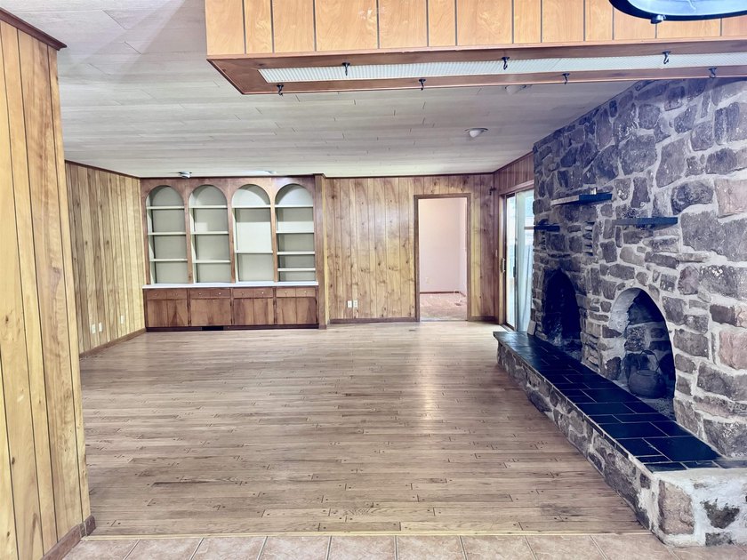 Wonderful 4BR/2BA home in a great neighborhood with a partial - photo 20