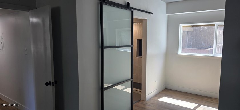 URBAN LIVING FULLY REMODELED. Ready for quick move-in! This - photo 21