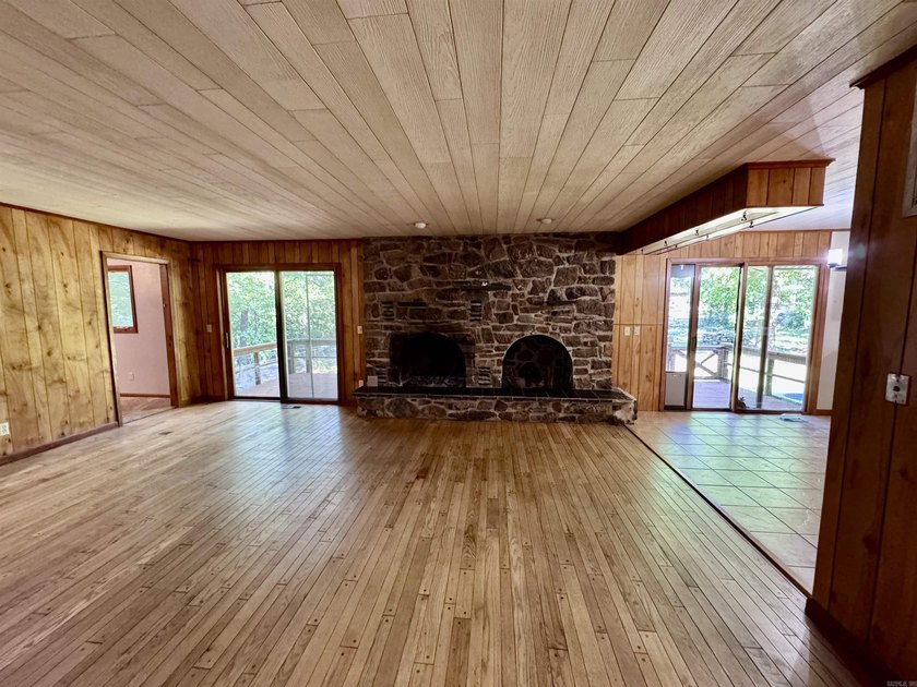 Wonderful 4BR/2BA home in a great neighborhood with a partial - photo 22