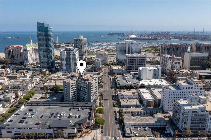 This stylish 1-bedroom, 1-bathroom condo in The Royal Palms is - photo 24