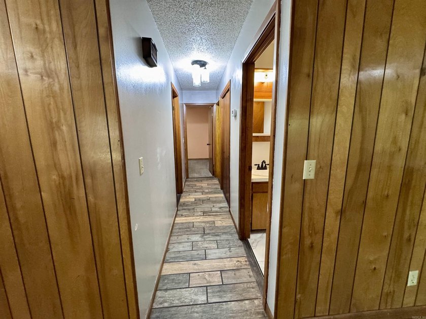 Wonderful 4BR/2BA home in a great neighborhood with a partial - photo 29