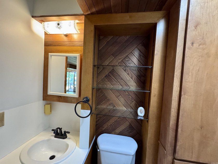 Wonderful 4BR/2BA home in a great neighborhood with a partial - photo 31