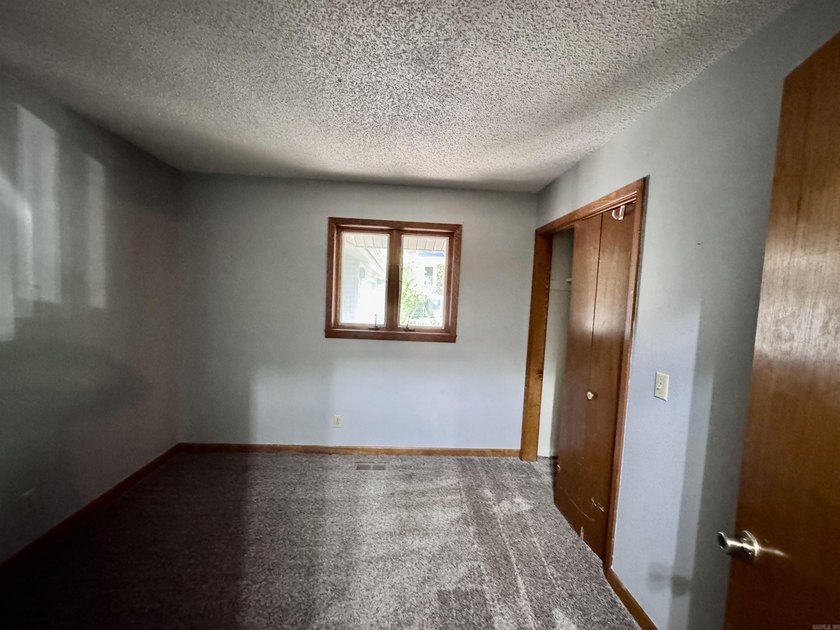 Wonderful 4BR/2BA home in a great neighborhood with a partial - photo 35