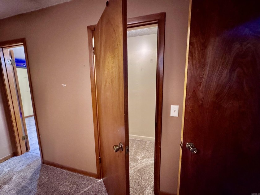 Wonderful 4BR/2BA home in a great neighborhood with a partial - photo 41
