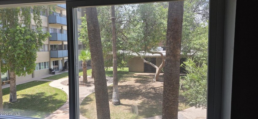URBAN LIVING FULLY REMODELED. Ready for quick move-in! This - photo 44