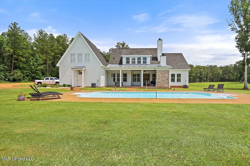 The owners will sell 10 to 23 acre lakefront homesite tracts, if - photo 15