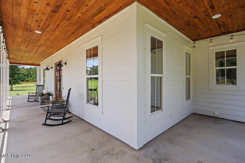 The owners will sell 10 to 23 acre lakefront homesite tracts, if - photo 18