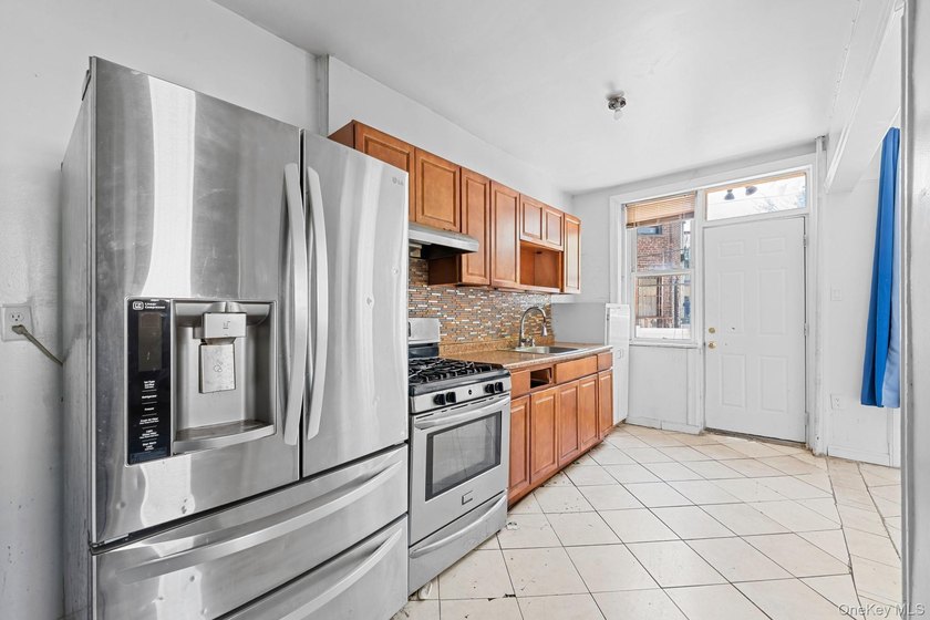 Opportunity Knocks! 60 Richmond Street is a 20x56 semi detached - photo 2