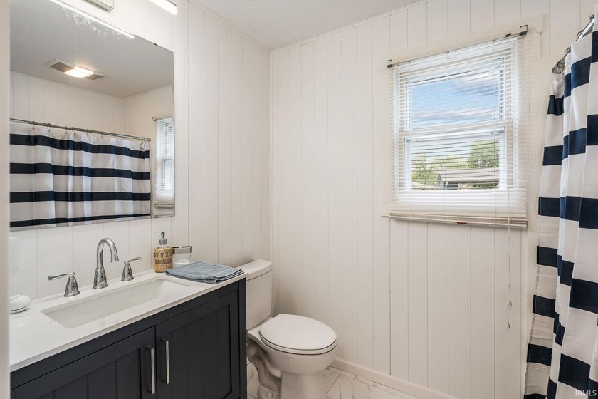 Enjoy waterfront living with this adorable 2-bedroom, 1-bath - photo 14
