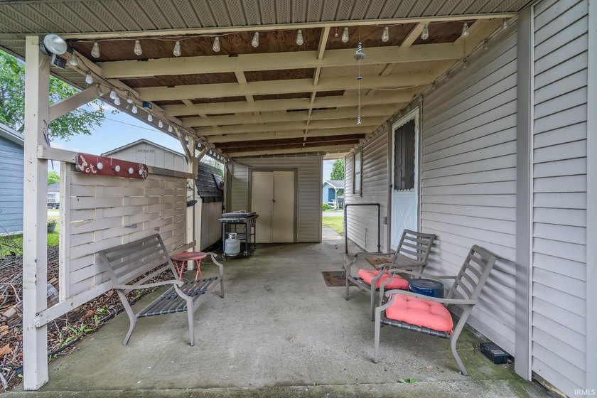 Enjoy waterfront living with this adorable 2-bedroom, 1-bath - photo 19