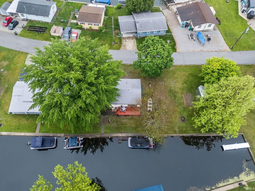 Enjoy waterfront living with this adorable 2-bedroom, 1-bath - photo 21