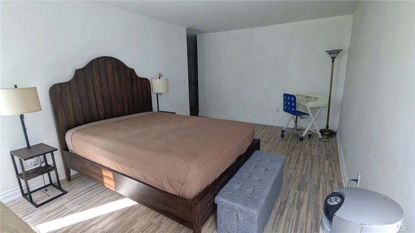 Spacious 3 bedroom ground level condo in central Ventura - photo 11