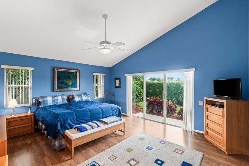 Welcome to easy, elegant living in the highly sought-after 55+ - photo 17