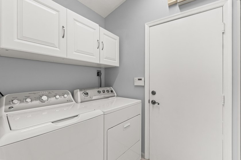Welcome to easy, elegant living in the highly sought-after 55+ - photo 25