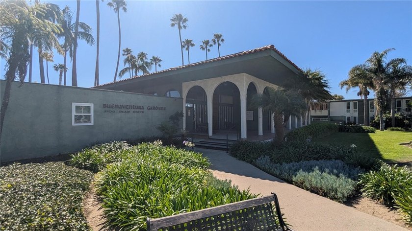 Spacious 3 bedroom ground level condo in central Ventura - photo 29