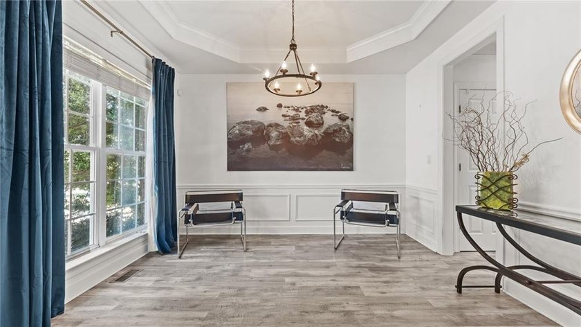 MOTIVATED SELLER! Bring all Offers!  Experience refined living - photo 5