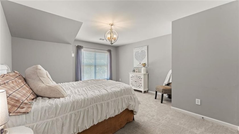 MOTIVATED SELLER! Bring all Offers!  Experience refined living - photo 10
