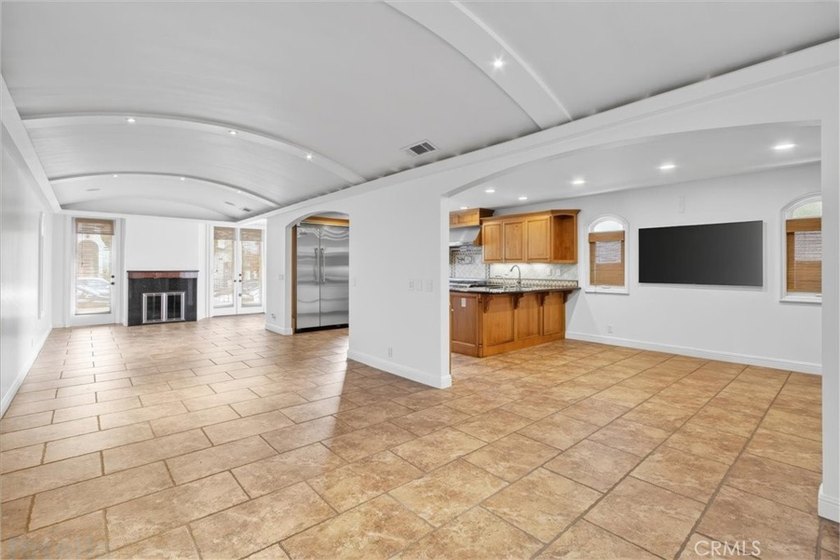 Welcome to this beautifully upgraded Belmont Shore home, where - photo 15