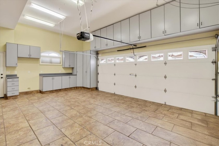 Welcome to this beautifully upgraded Belmont Shore home, where - photo 21