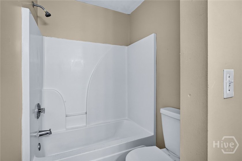 Looking to add a cash-flowing property to your portfolio? This - photo 22