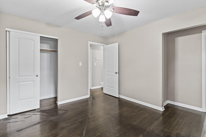 Welcome to this beautifully remodeled Milwaukee ranch! Mature - photo 22