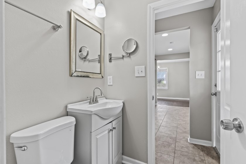 Welcome to this beautifully remodeled Milwaukee ranch! Mature - photo 23