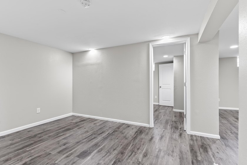 Welcome to this beautifully remodeled Milwaukee ranch! Mature - photo 24