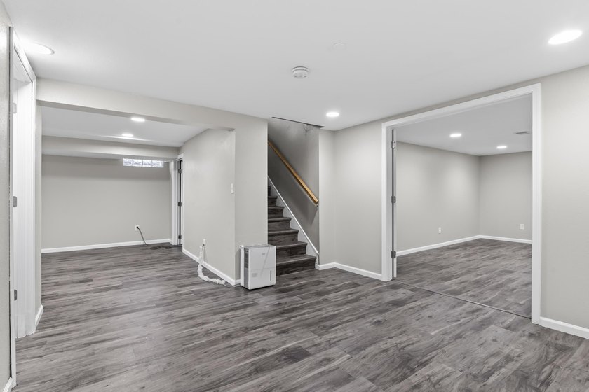 Welcome to this beautifully remodeled Milwaukee ranch! Mature - photo 25