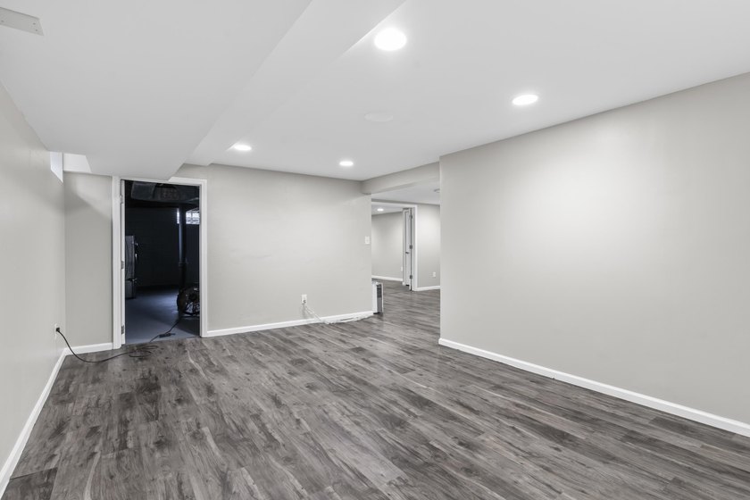 Welcome to this beautifully remodeled Milwaukee ranch! Mature - photo 29