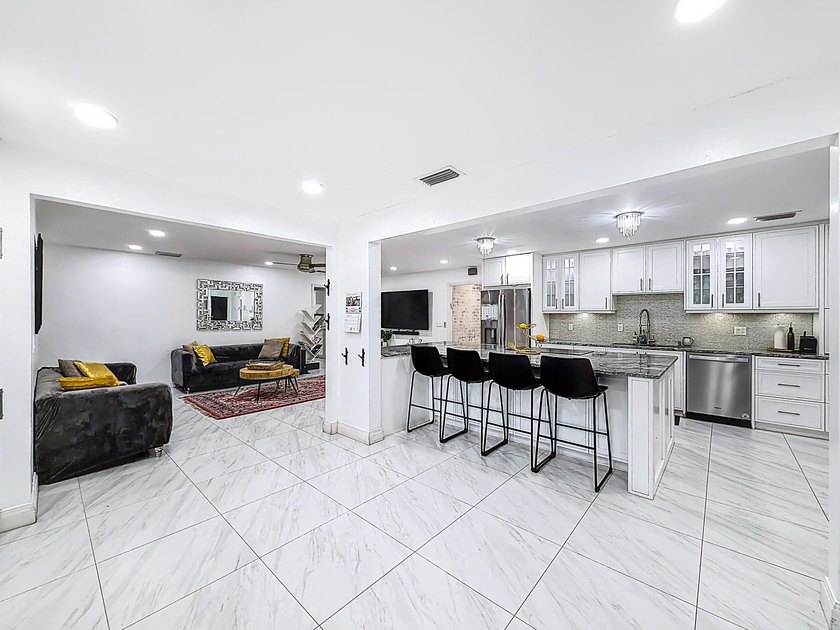 Welcome to this beautifully remodeled home on a quiet cul-de-sac - photo 15