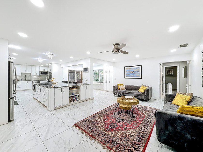 Welcome to this beautifully remodeled home on a quiet cul-de-sac - photo 18