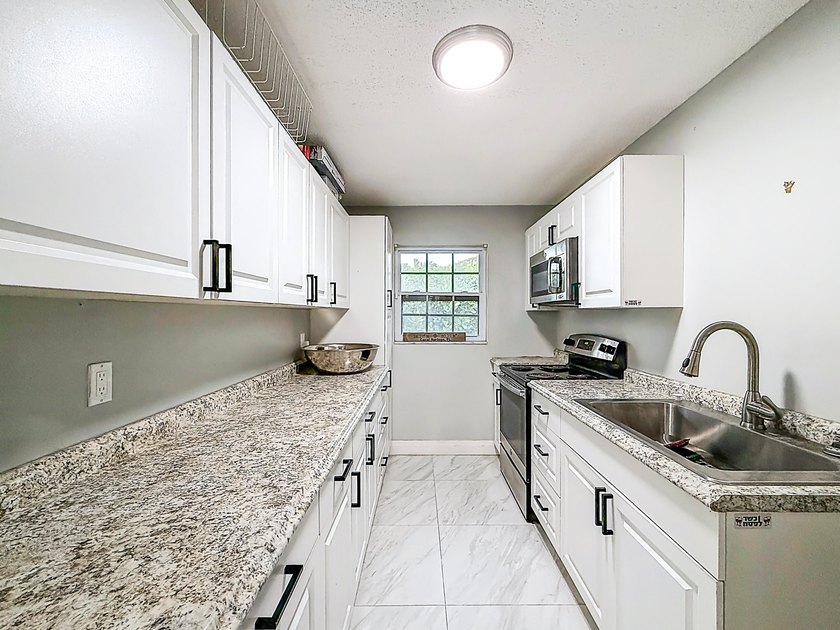 Welcome to this beautifully remodeled home on a quiet cul-de-sac - photo 19