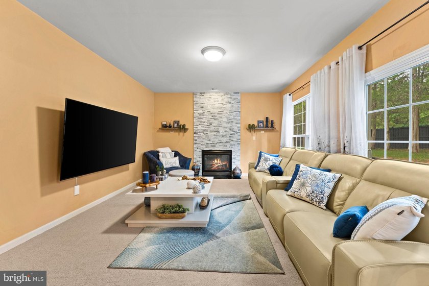 Tucked away on a peaceful cul-de-sac in The Lakes and Red Rocks - photo 25