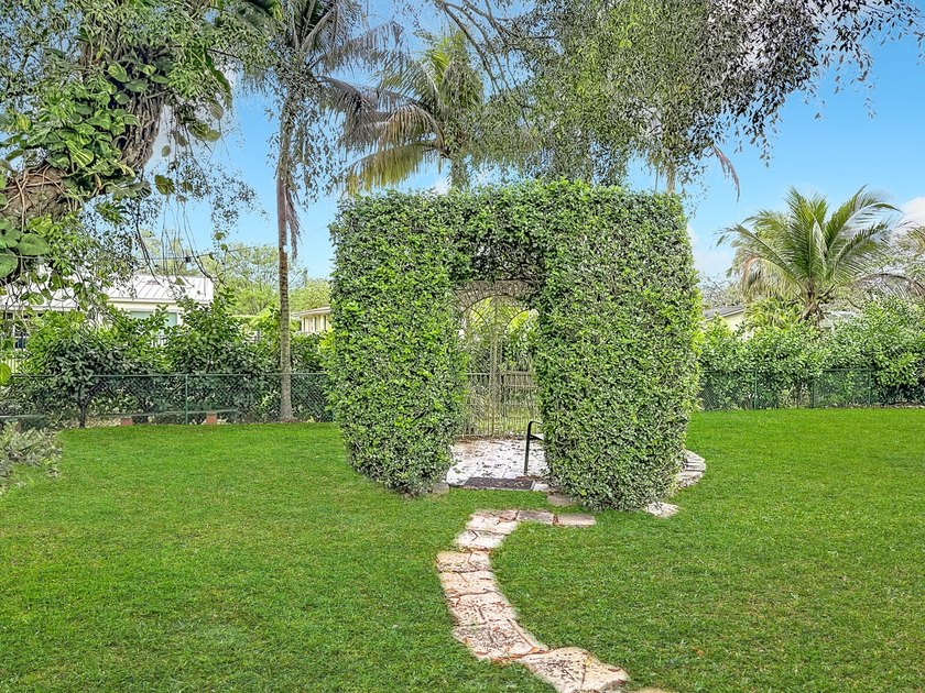 Welcome to this beautifully remodeled home on a quiet cul-de-sac - photo 38