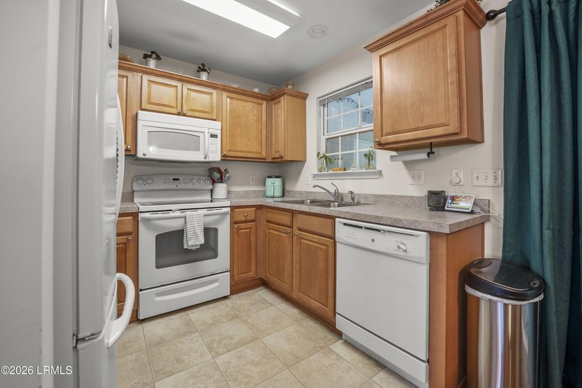 Welcome to 115 Bella Way in the centrally located Azalea Square - photo 10