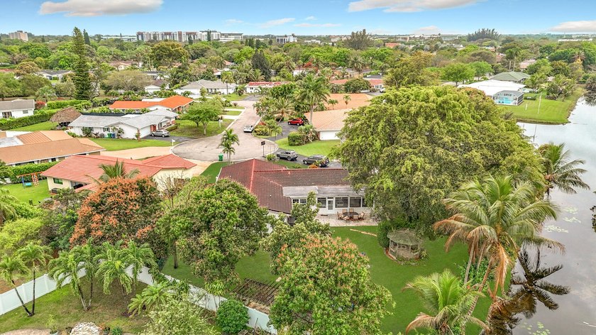 Welcome to this beautifully remodeled home on a quiet cul-de-sac - photo 48
