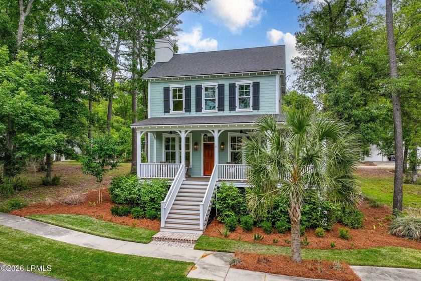 Nestled in the heart of Habersham, this exceptional home offers - photo 2