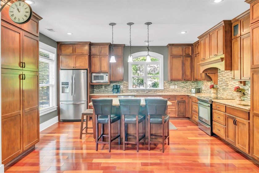 Custom Brick 1 Story Home on 2 Acre Lot * Attached 1 Story, 1 - photo 9