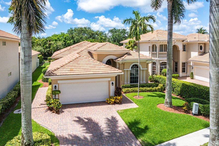 This Southern Exposure 3-bedroom, 2.5-bathroom residence on an - photo 26