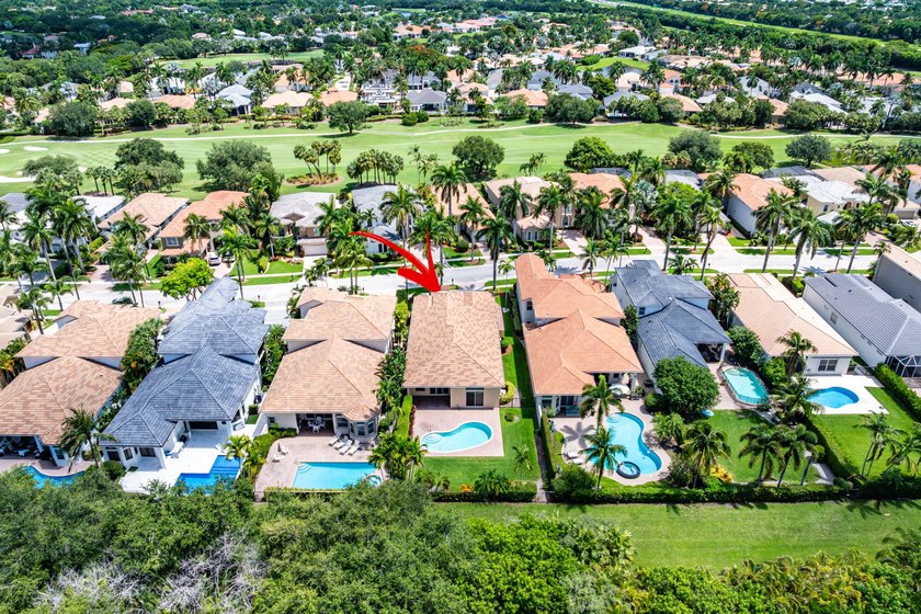 This Southern Exposure 3-bedroom, 2.5-bathroom residence on an - photo 31
