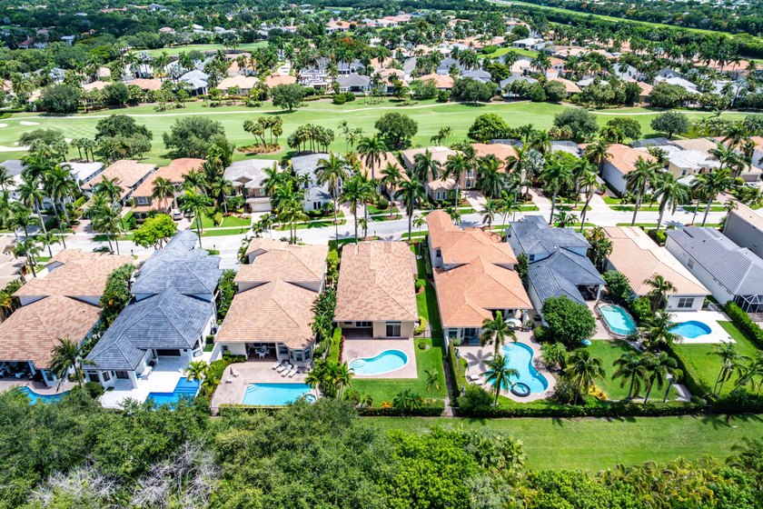 This Southern Exposure 3-bedroom, 2.5-bathroom residence on an - photo 32