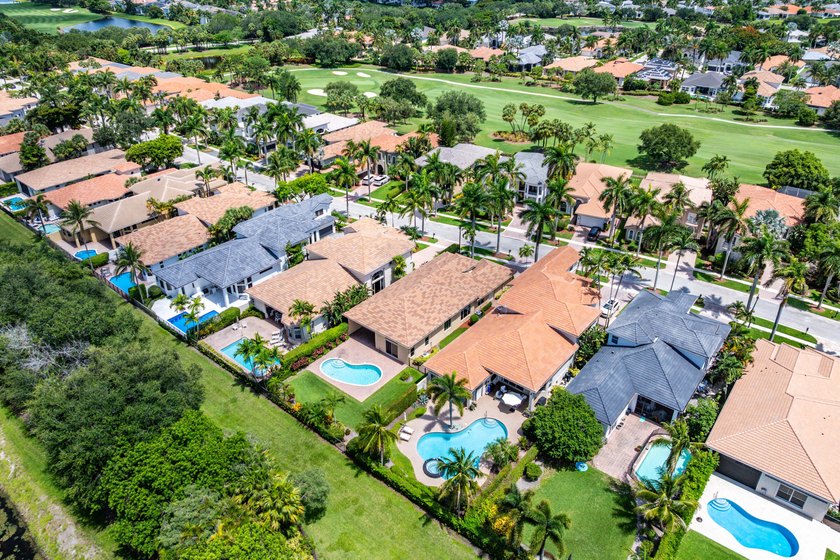 This Southern Exposure 3-bedroom, 2.5-bathroom residence on an - photo 33