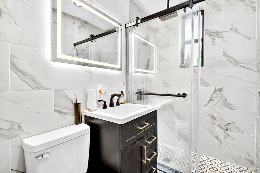 This tremendous 915 sq. ft. true 2BR co-op is situated on a - photo 31