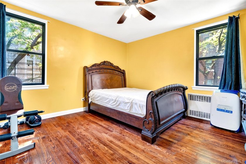 This tremendous 915 sq. ft. true 2BR co-op is situated on a - photo 33